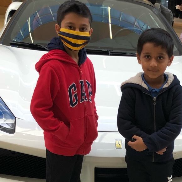 Meet your Posher, Nabila - Picture 1 of 1